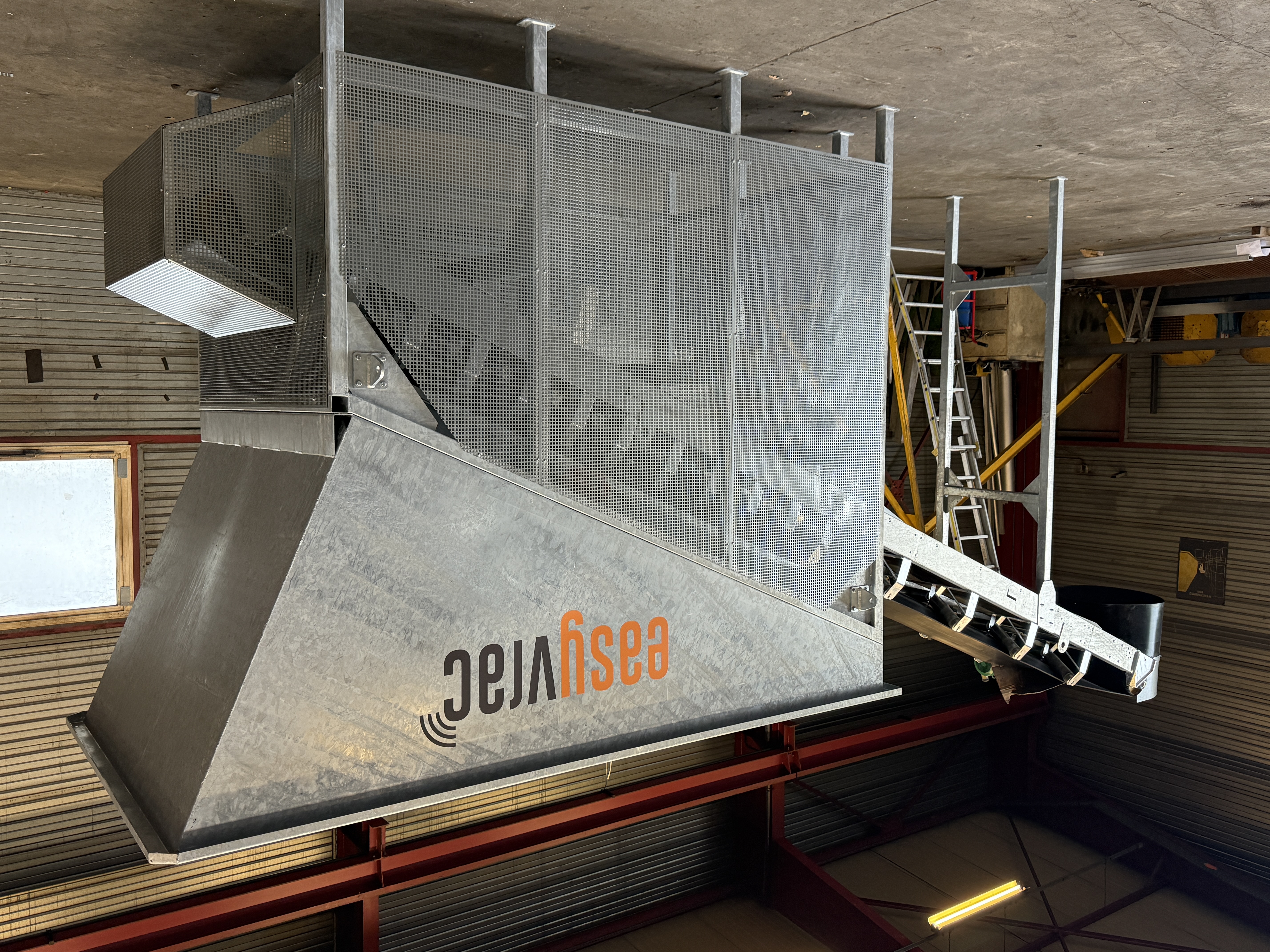 easybeton UN EASYVRAC MIS EN SERVICE CHEZ THIBAUT TP A COEX!